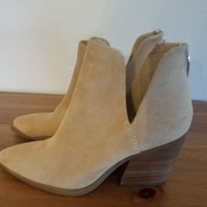 Steve Madden Alyse bootie Size 7